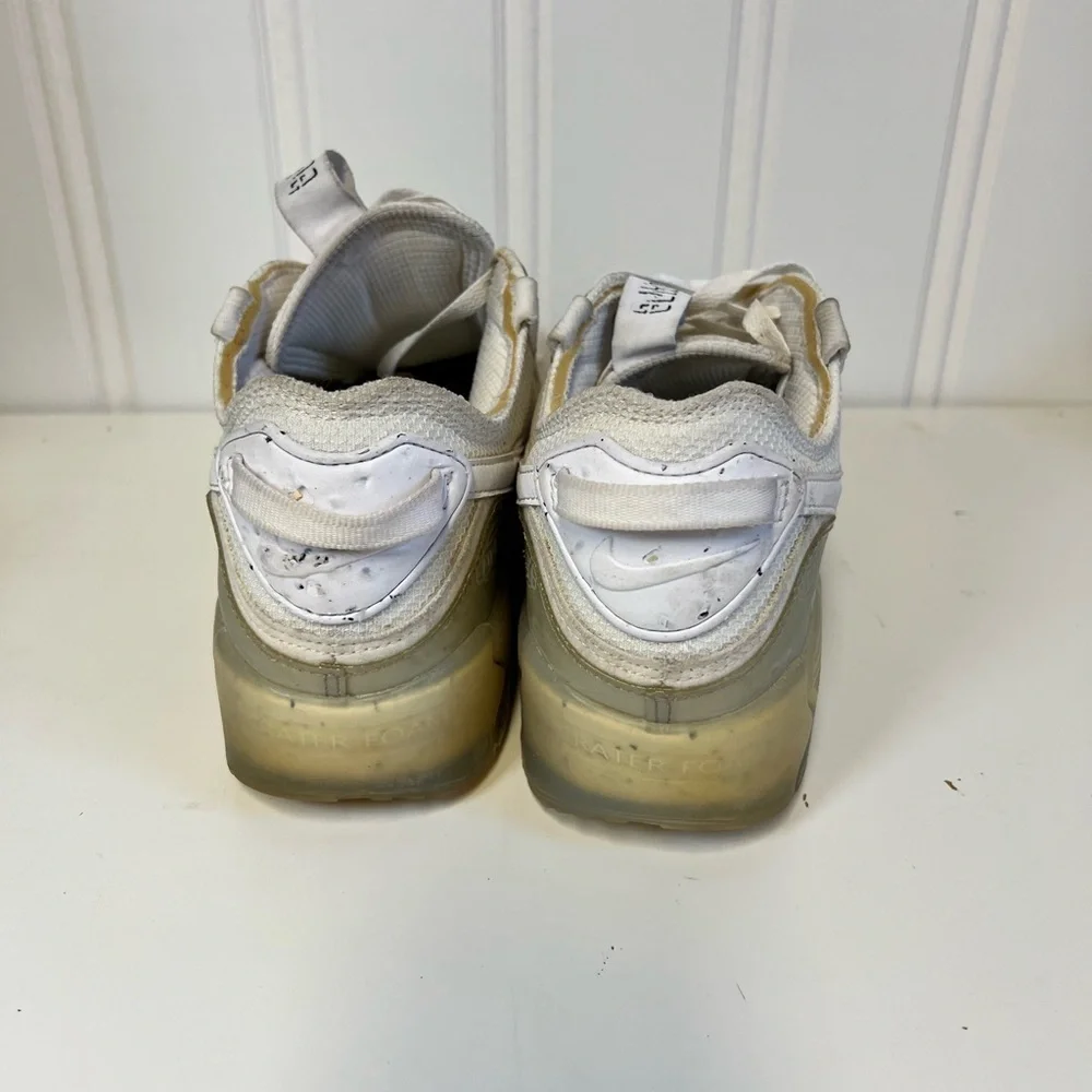 Nike Air Max in White and Gray Terrascape Size 10.5 men's
